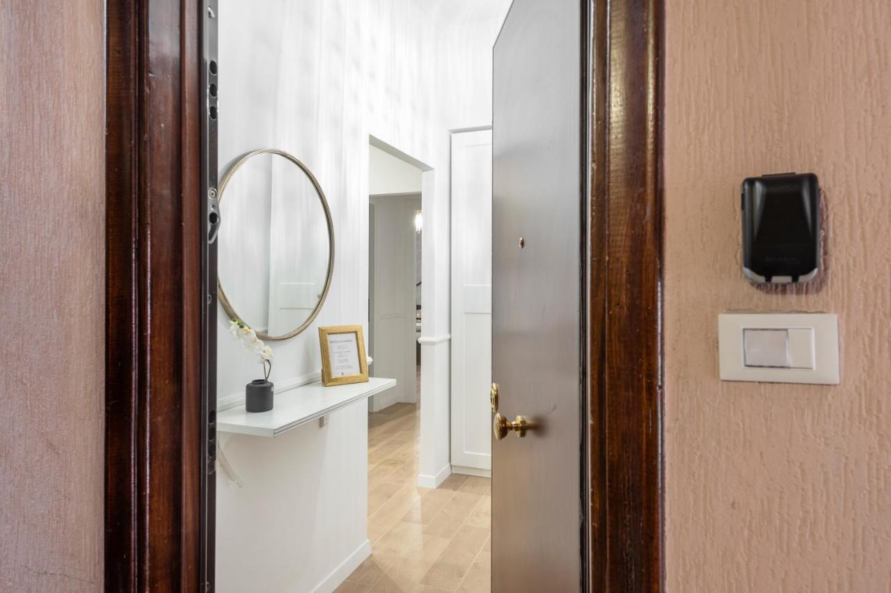 Ferienwohnung White Flat Ground Floor Rom Exterior foto