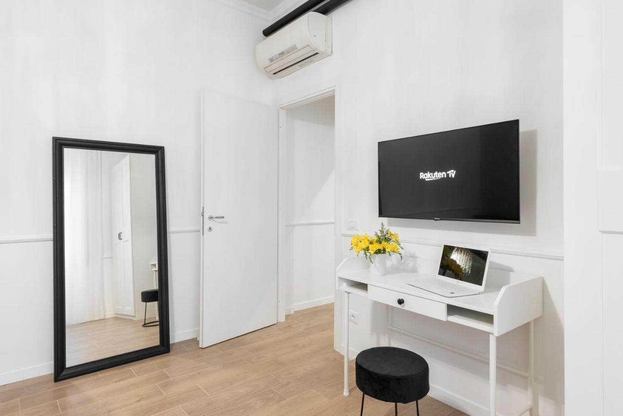 Ferienwohnung White Flat Ground Floor Rom Exterior foto
